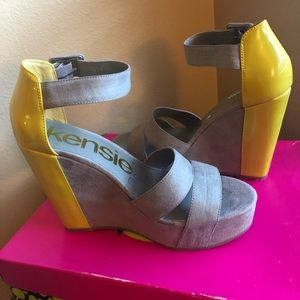Platform Sandals NWOT